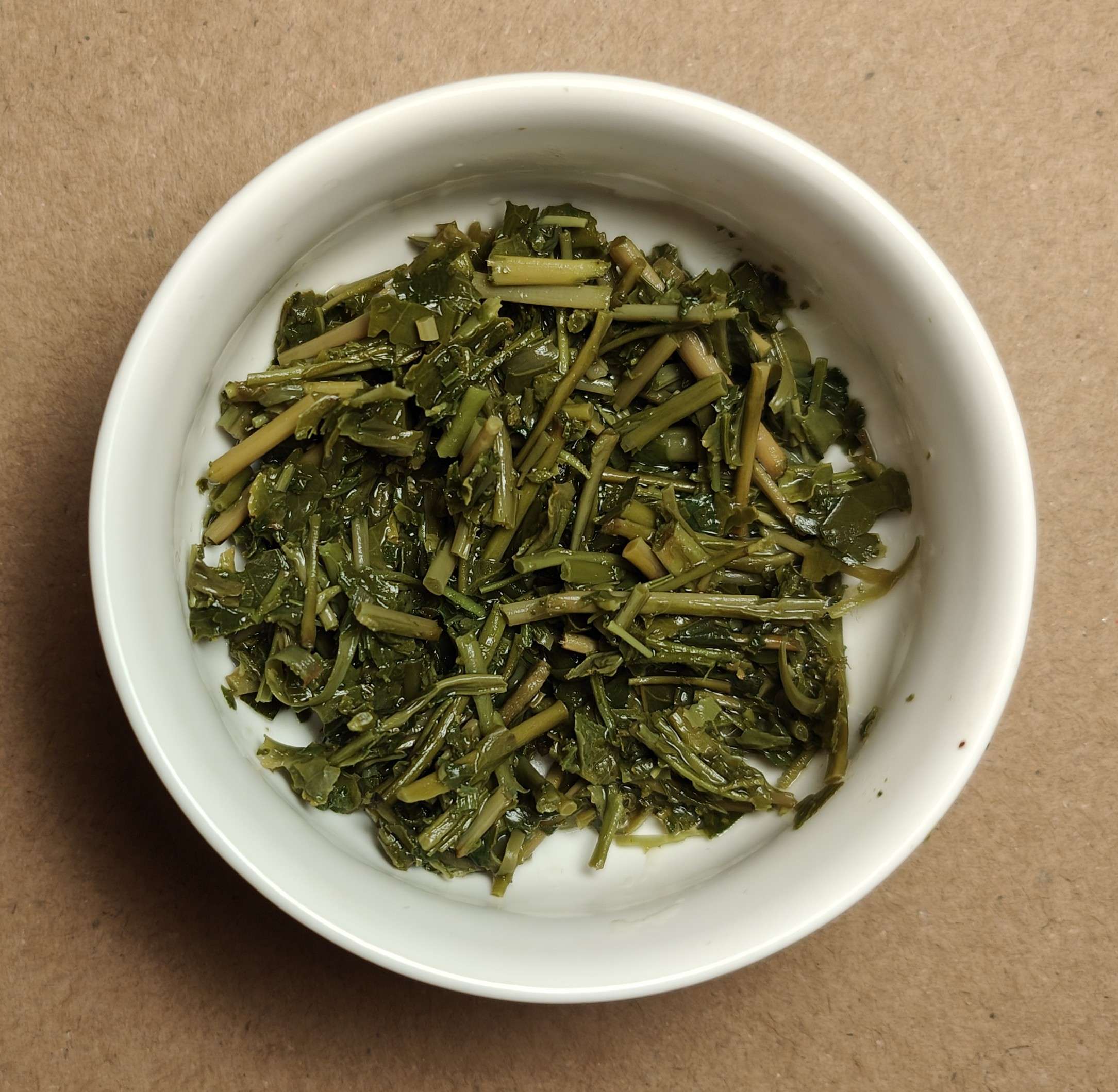 Makinohara Kukicha in teapot